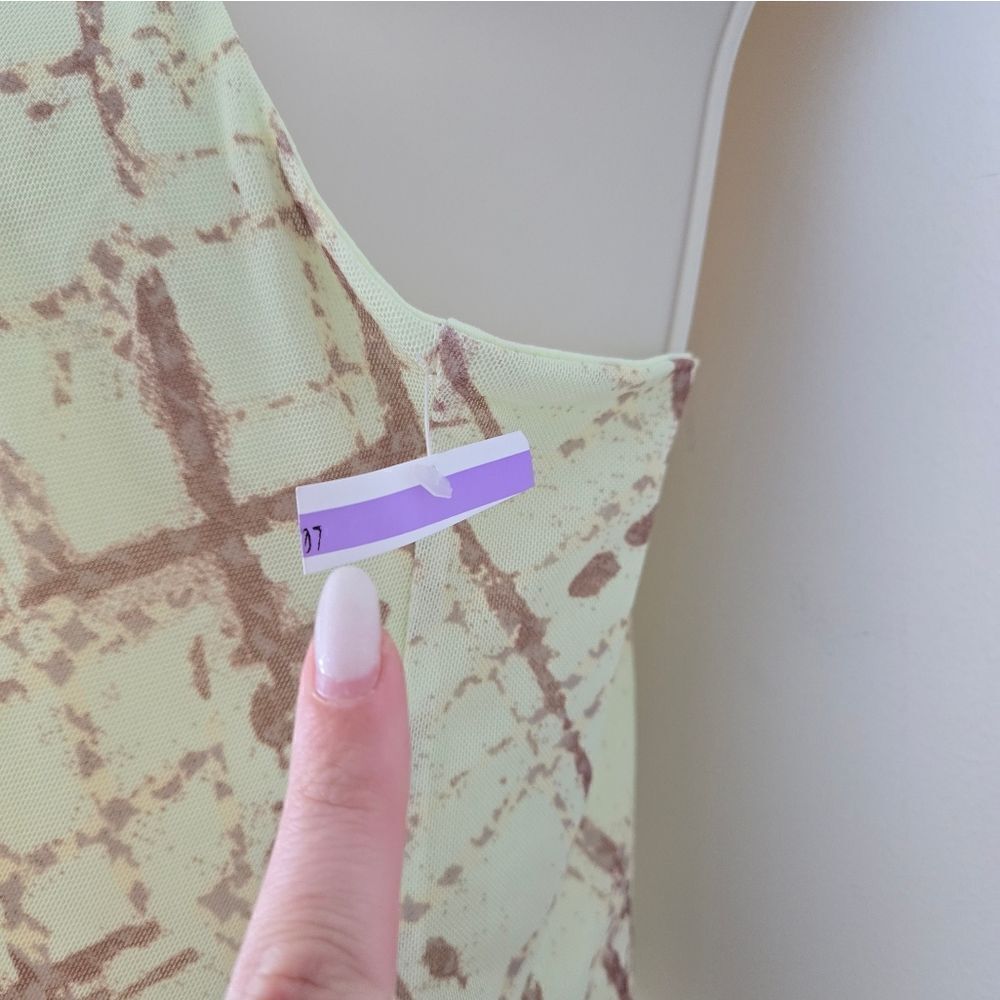 BP. Ruched Cropped Cami Abstract Yellow - Picture 7 of 7